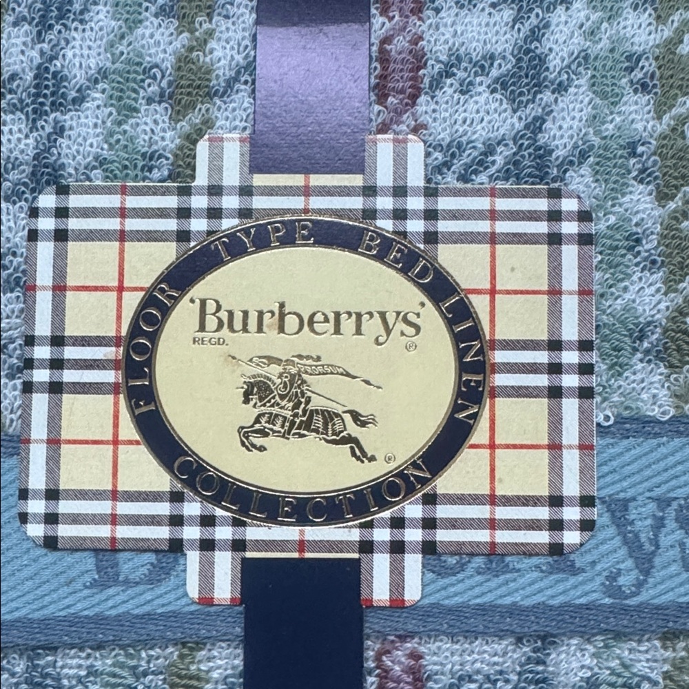 Burberrys Gift Boxed Blanket / Throw